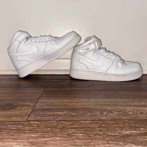 Women’s Nike Hip Top Air Force 1